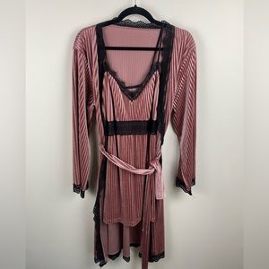 Lace Velvet 2 Piece Robe and Nightgown Size Large
